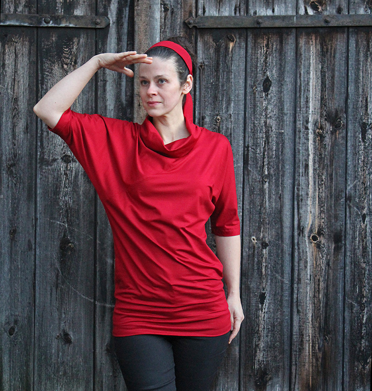 Fledermaus Shirt No.2 mit Rollkragen, Kurzarm und Bund, aus Viskosejersey