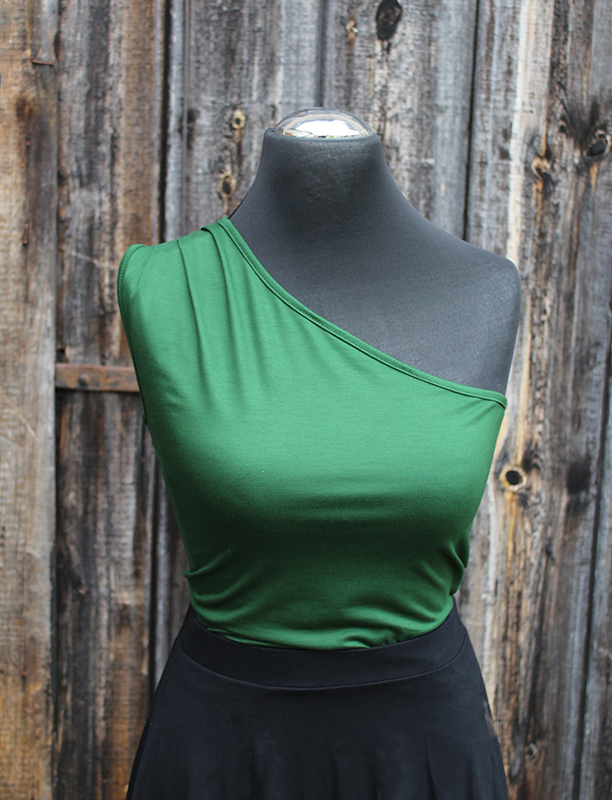 One-Shoulder Top mit Falten in der Schulternaht